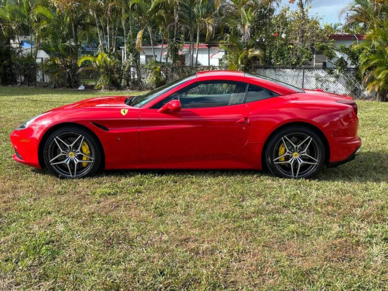 2017-ferrari-california-t-base-2dr-convertible (1)